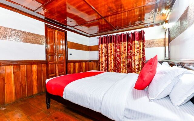 OYO 24146 Houseboat Anugraha 6bhk