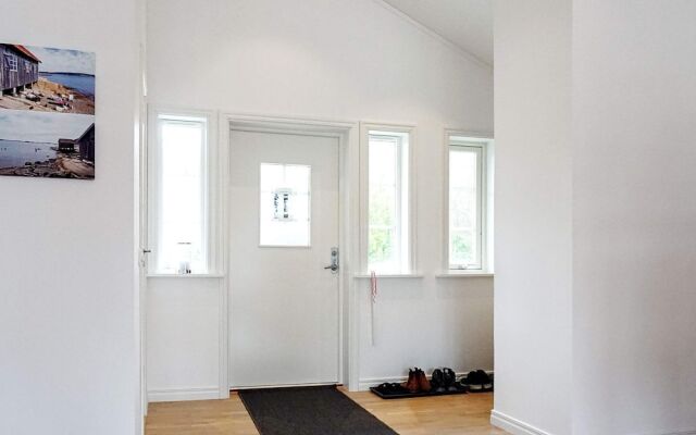 6 Person Holiday Home in Strömstad