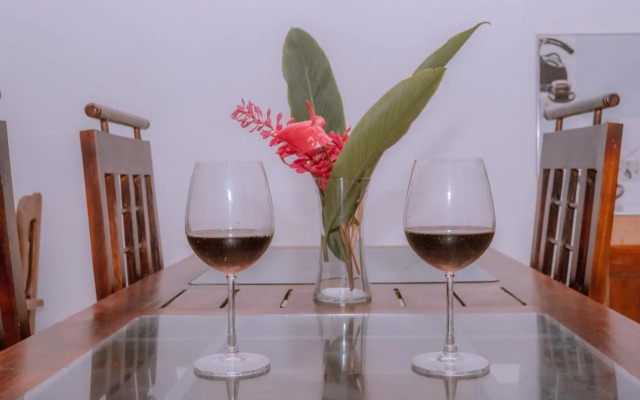 New Surf Paradise Bungalow