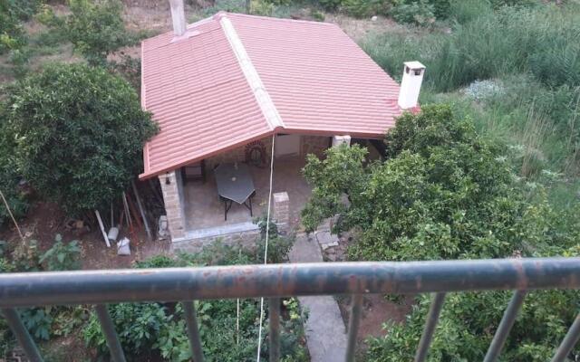 Πολυτελής όροφο διαμέρισμα, κοντά στην παραλία με εσωτερικό τζακι.