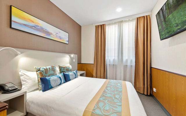 YEHS Hotel Sydney QVB