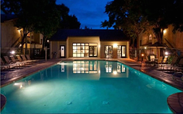 Global Luxury Suites at Villa Street