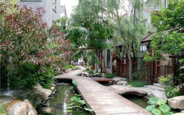 Huaxinong Villa Hotel