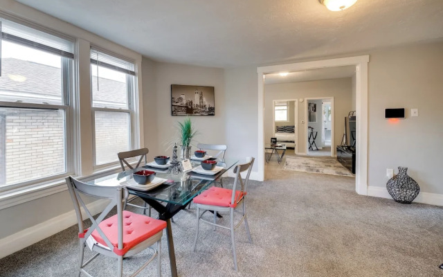 5 Mi to Dtwn: Pittsburgh Apt w/ Balcony