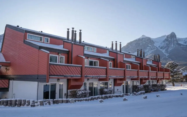Rocky Mountain Ski Lodge