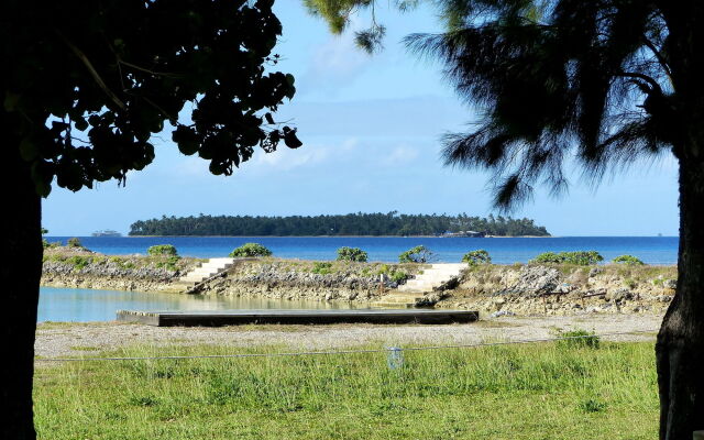 The Friendly Islander (Papiloa's)