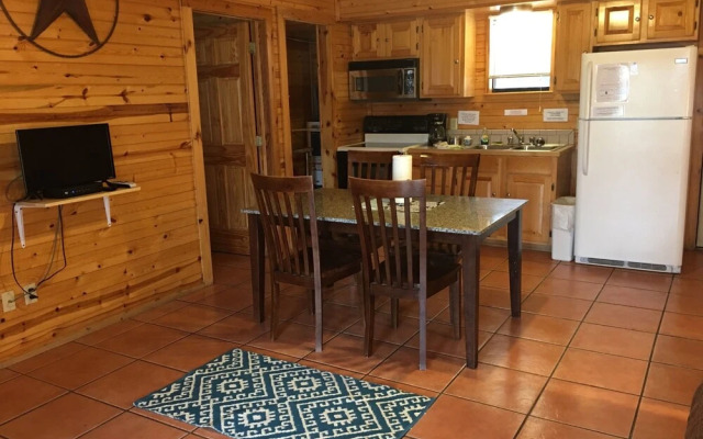 Frio Springs Lodges