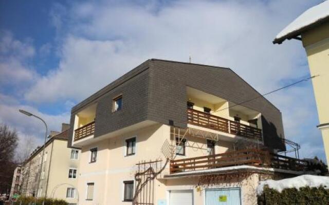 Warmbad Apartments