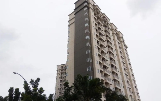 Stunning Studio Apartment at Mustika Golf Residence