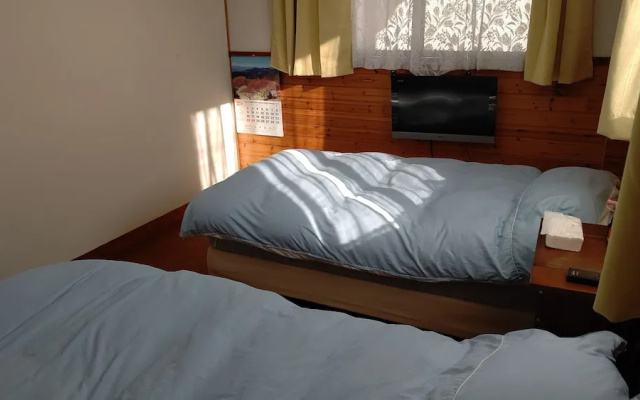 Awaji Tourist Trophy House – Guest Rooms – Sumoto
