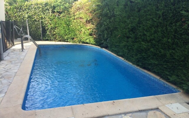 Apartment With one Bedroom in Cavalaire-sur-mer, With Pool Access and