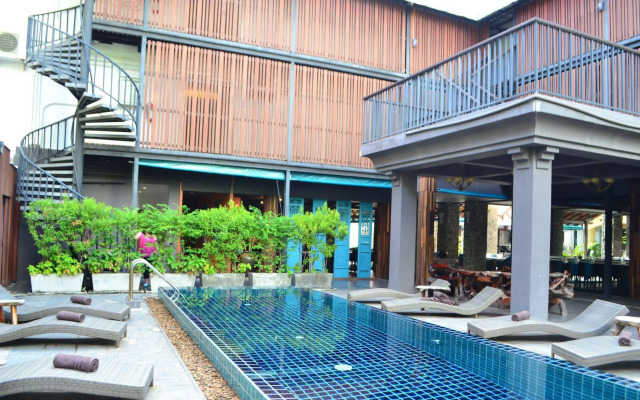 Lap Roi Karon Beachfront
