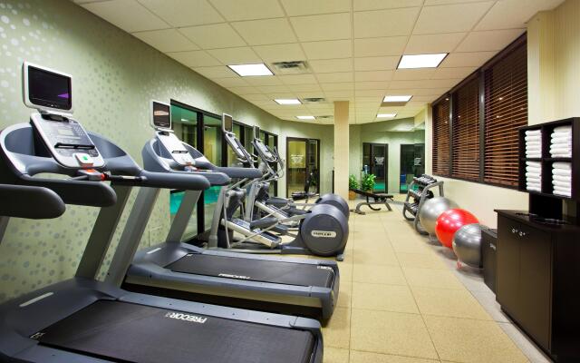 Holiday Inn Hotel & Suites Cincinnati - Eastgate, an IHG Hotel