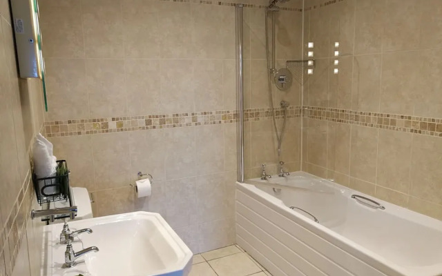 Feathers Hotel, Bar and Restaurant