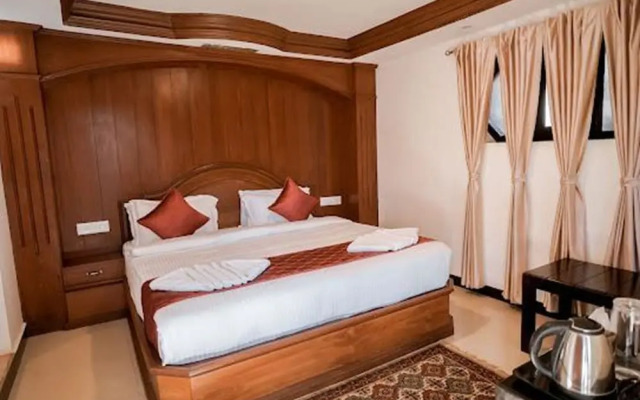 Lakefront Home Hotel