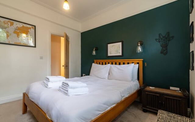 Beautiful Two Bed Abode In South West London