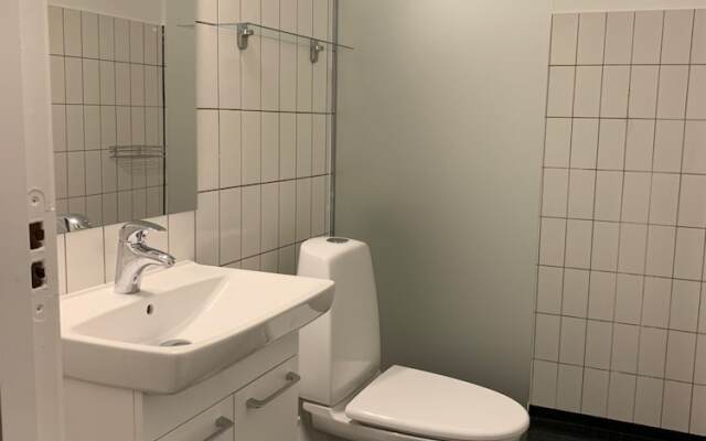 Hotel B