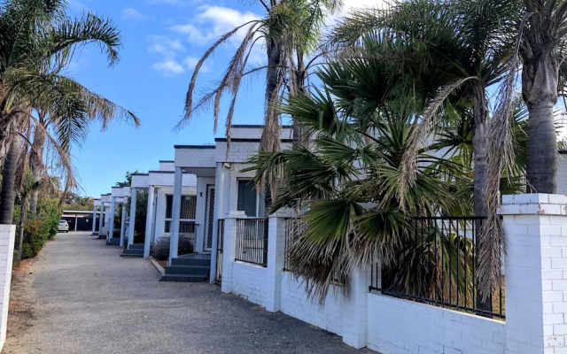 OCEANS 4 Holiday or Business Apartment