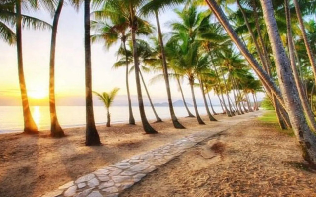 Canopy House - Palm Cove