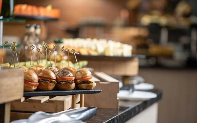 Отель Oh Nice Caledonia