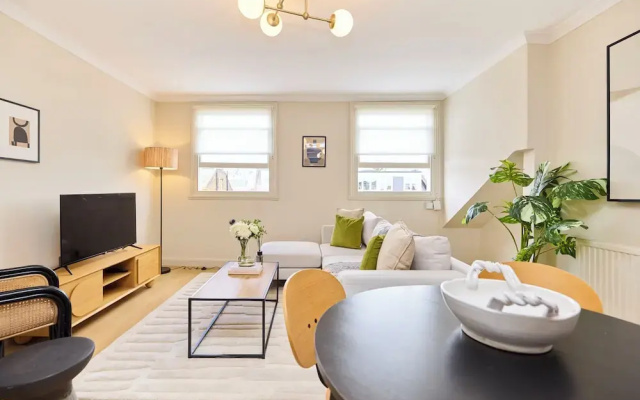 Finsbury Park Two-Bed Split-Level Flat