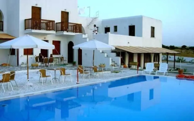 Romanzza Studios