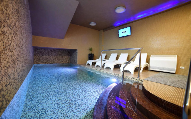 Royal Airport Hotel