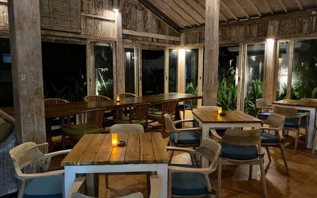 Wide Sands Beach Retreat