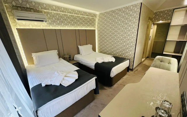 Hotel Cosmos