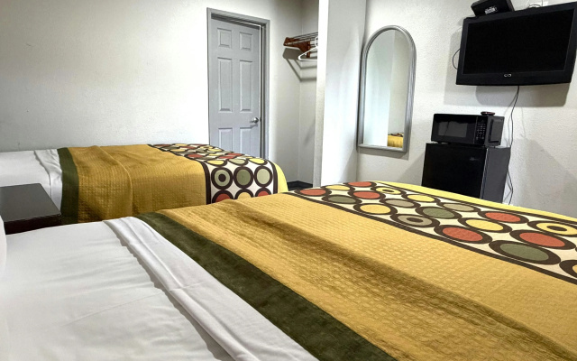 6 Rivers Motel Fortuna near Hwy 101