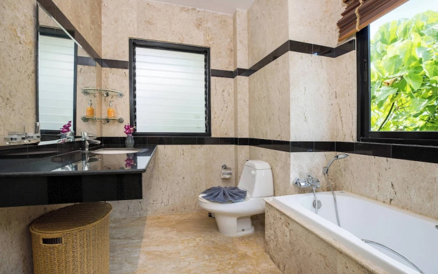 Designer 3BR Villa Silver Pool in Kamala
