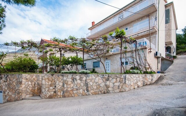 Apartments Roza