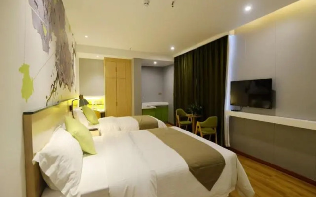 Vatica Huanggang Luotian County City Square Hotel