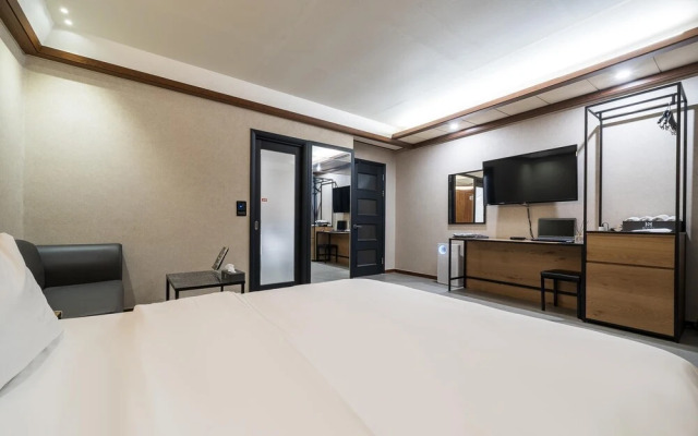 Sky Hotel