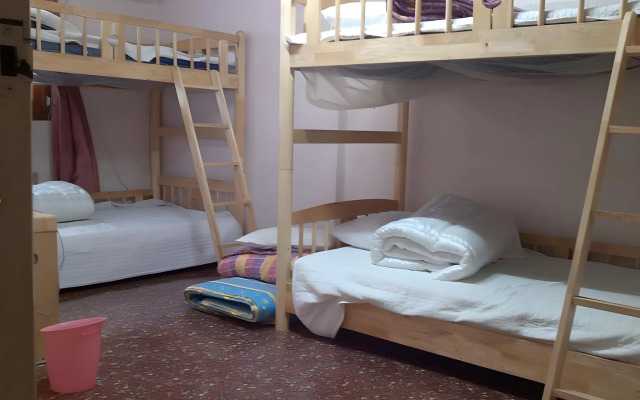 MnB Guest House - Hostel