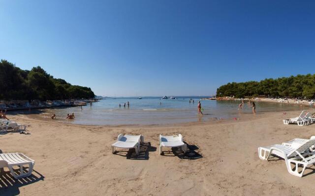 Beautiful Holiday Home in Lisicic