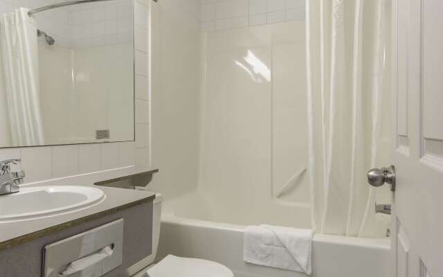 Econo Lodge Lethbridge