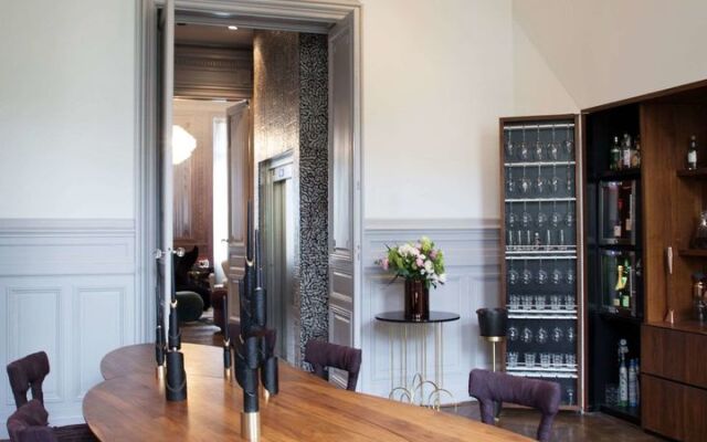 Yndo Hotel