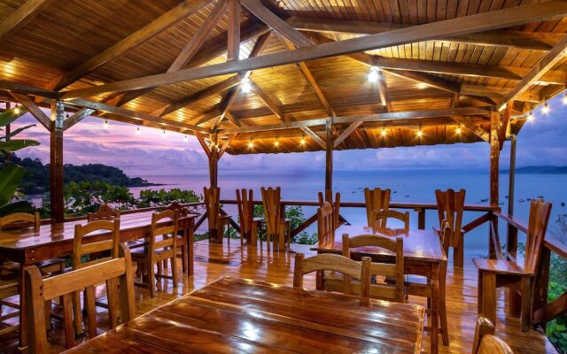 Cotingas Ocean View