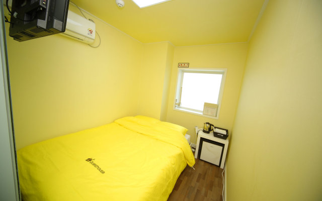 24 Guesthouse Sinchon Avenue