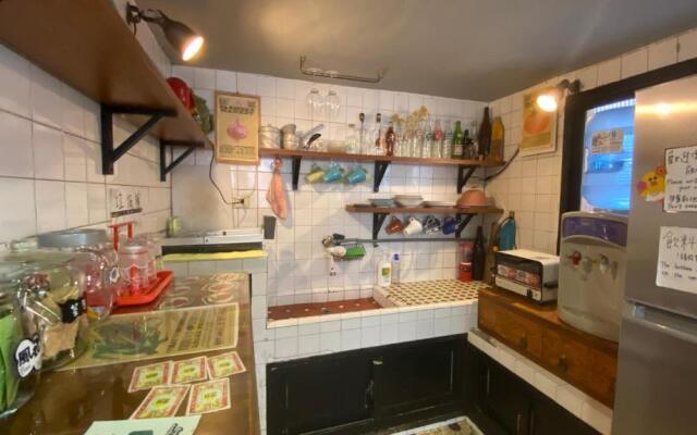 82G Backpacker Inn