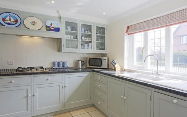 Restful Holiday Home in Aldeburgh With Garden