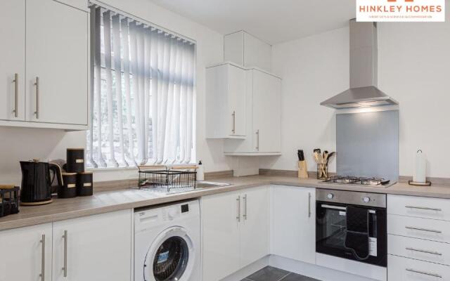 New Immaculate 5bed - Parking - City Links - 5 By Hinkley Homes Short Lets & Serviced Accommodation