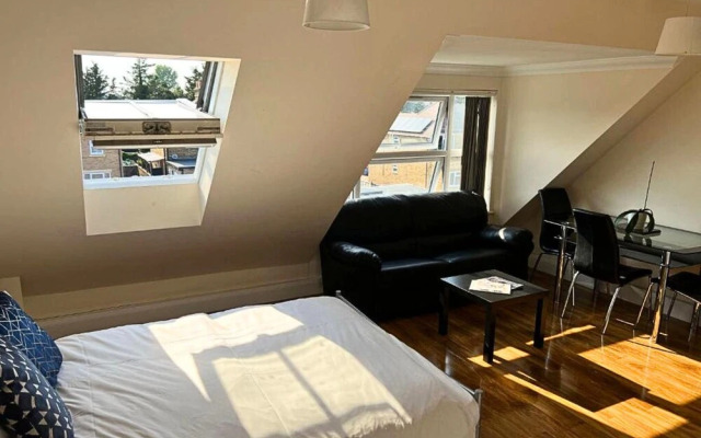 RC Airport Rooms