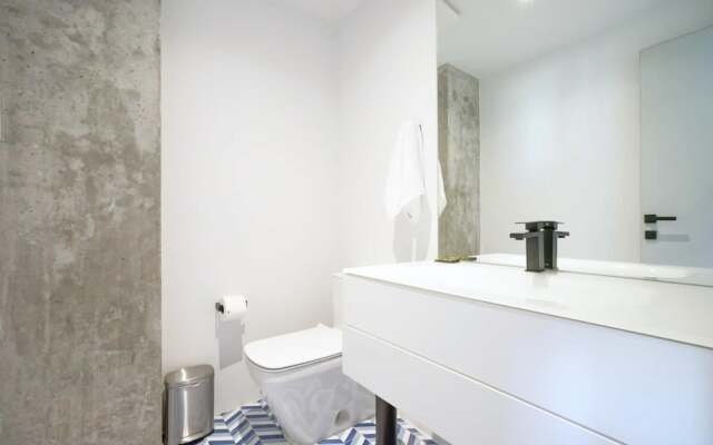 w Cool 1BR With Private Terrace in Plaza Herrera