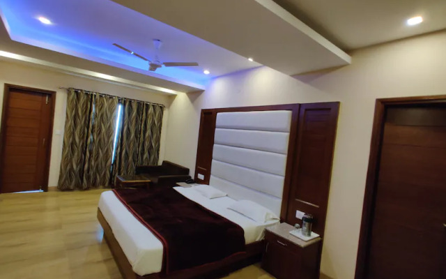 Hotel Basera