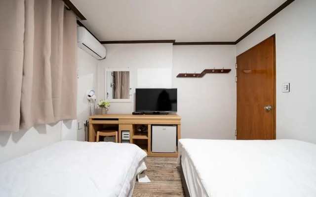 Incheon (Seokmodo) Hotel
