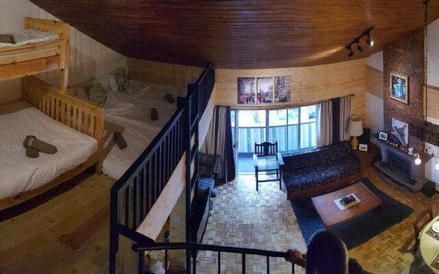 HOMESTAY DE MARQS - STYLISH and SPACIOUS 3 BEDROOM VACATION HOME