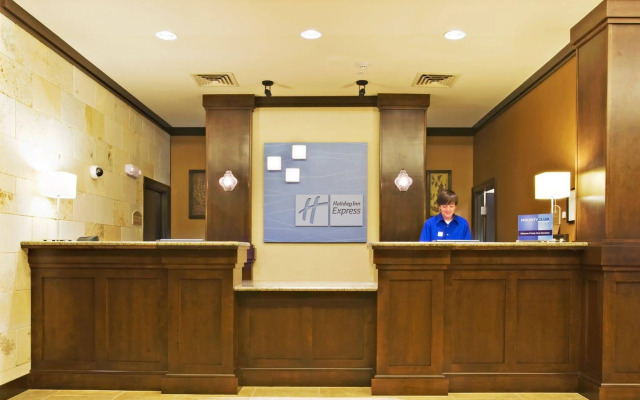 Holiday Inn Express & Suites Wichita Falls by IHG