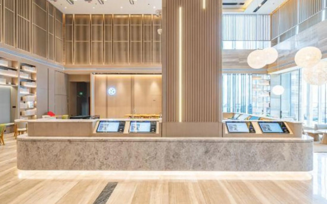 Starway Hotel (Changji Dongfang Plaza)